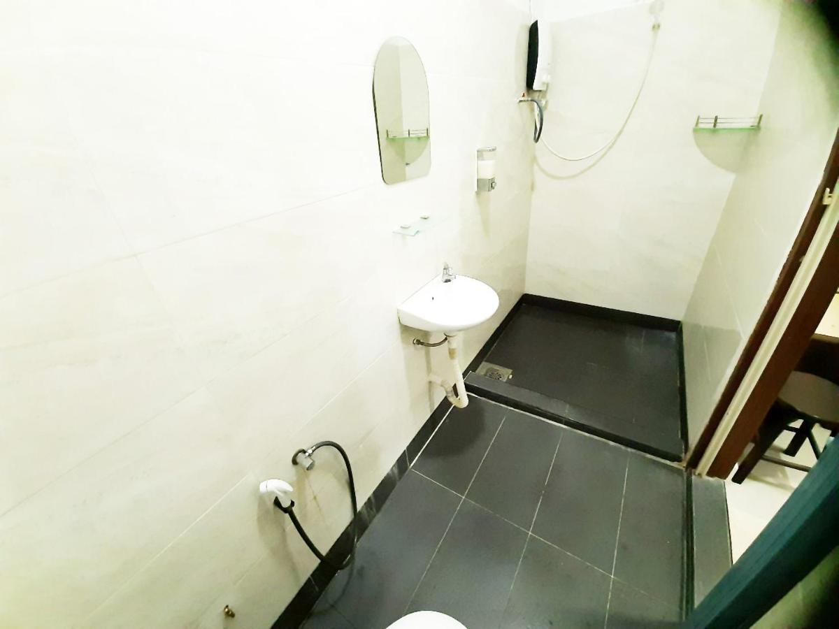 MN Ferringhi Inn Batu Feringgi Exterior foto